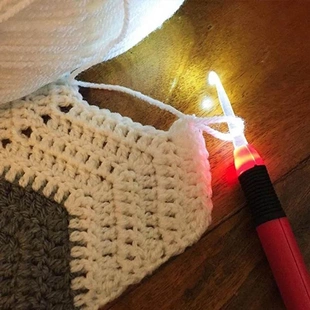 Agulha de Crochê com LED
