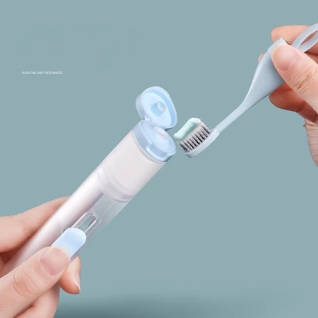 Imagem 2 do produto Kit Escova de Dentes Dobrável e Portátil