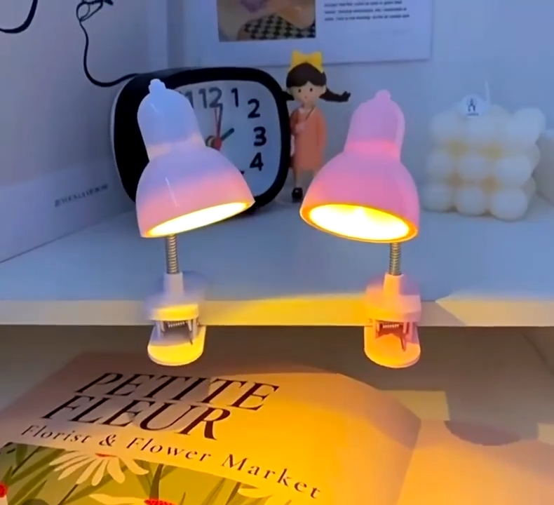 Imagem 4 do produto Mini Lâmpada de Leitura com Clipe