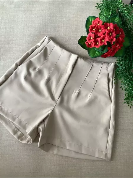 Imagem 2 do produto Short Alfaiataria Feminino com Zíper Lateral