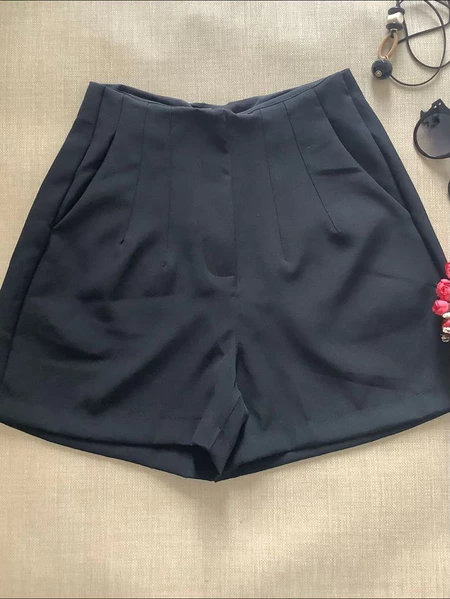 Imagem 3 do produto Short Alfaiataria Feminino com Zíper Lateral