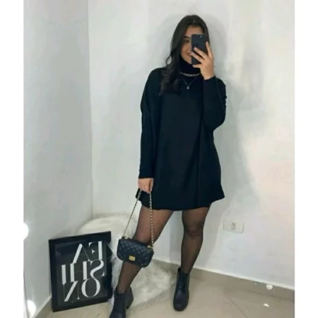 Vestido Curto de Inverno Gola Alta e Manga Longa