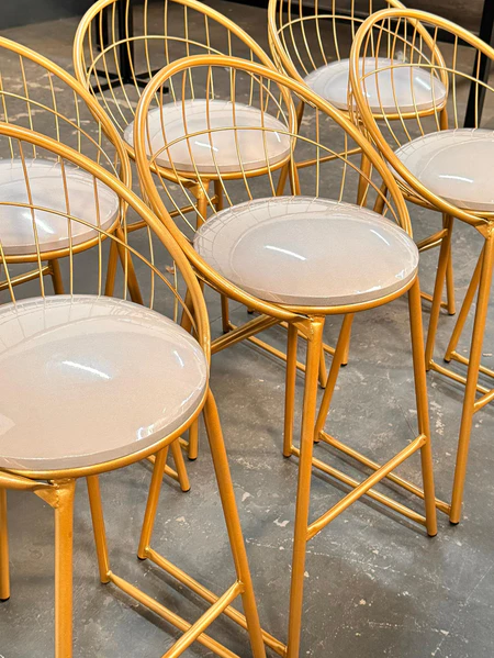 Banqueta Moderna Paris Dourada Balcão 1 Unidade
